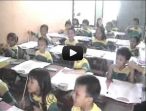 Mengenalkan kosa kata bahasa inggris melalui pelajaran melukis