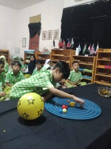 Apa itu Great Lesson (Pelajaran Utama) dalam Kurikulum Montessori SD?